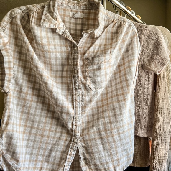 Gingham Button Front top - Picture 2 of 4